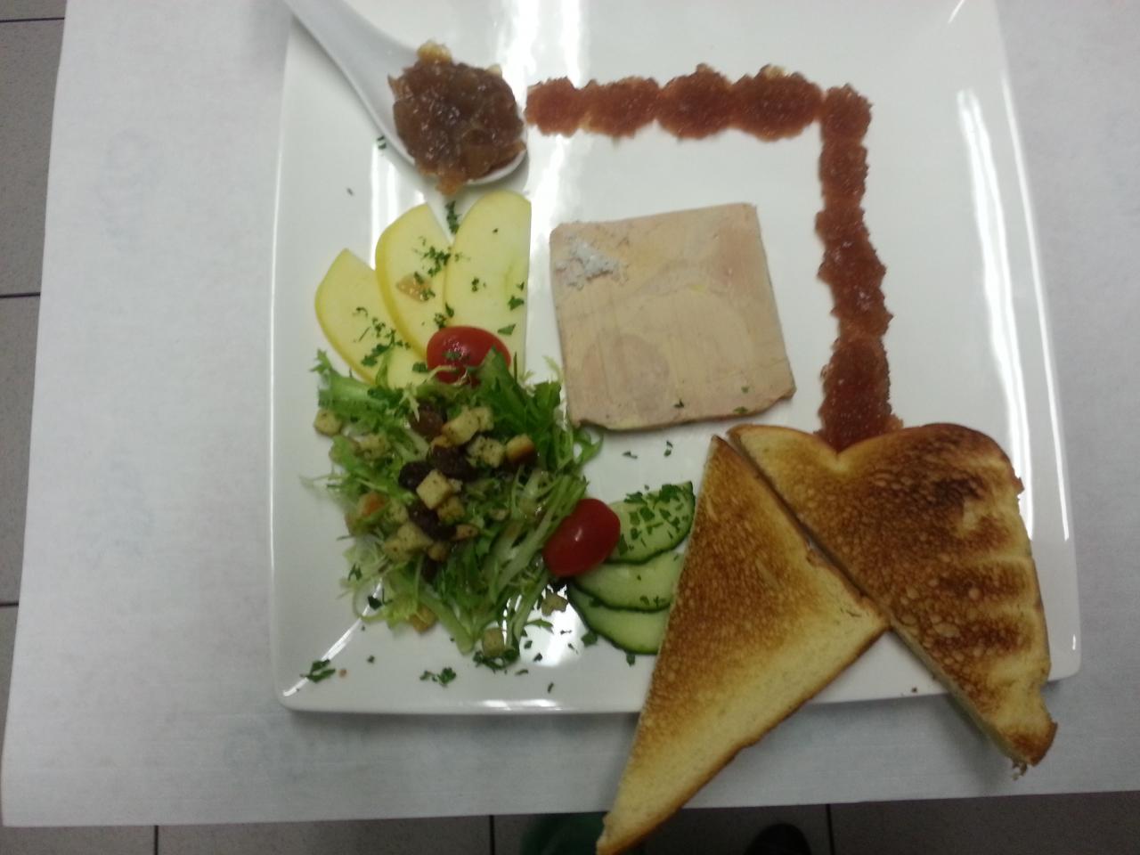 la tranche de foie gras et sa confiture d 'oignons